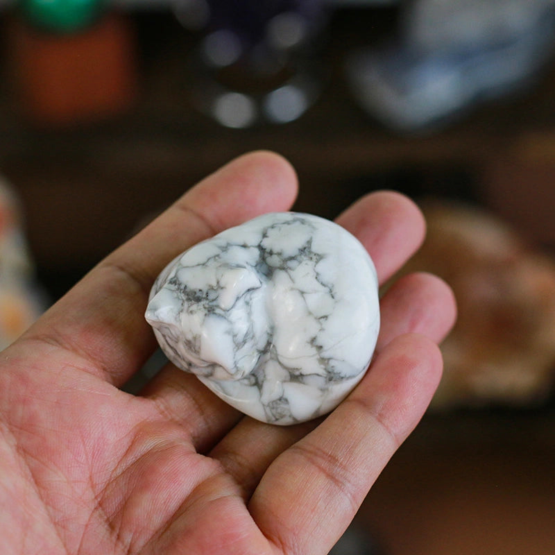 Sleeping Cat: Tiger‘s-Eye, Howlite, Hand Carved  | Hand Carved Tiger Eye Stone  Natural Quartz Decor