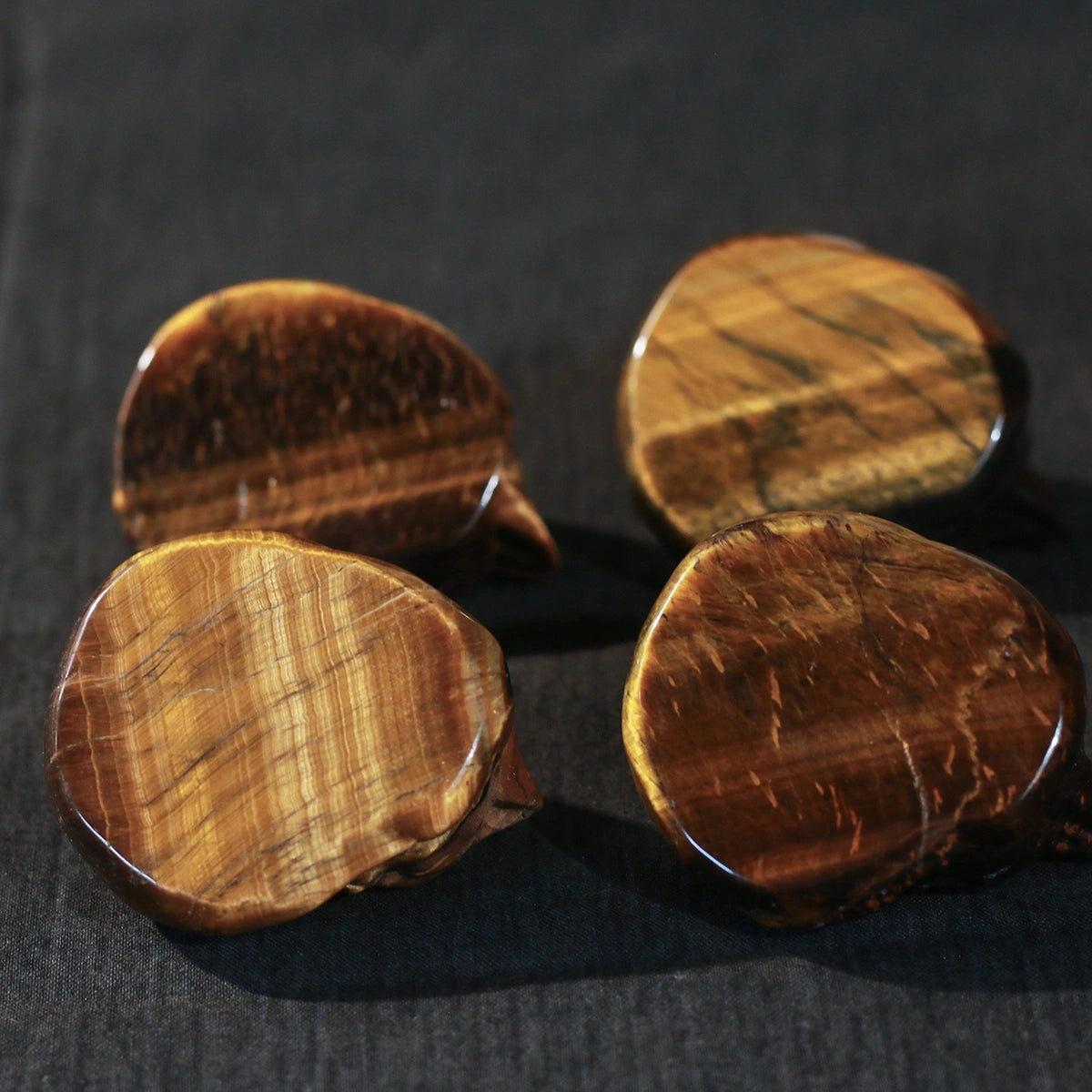Sleeping Cat: Tiger‘s-Eye | Hand Carved Tiger Eye Stone  Natural Quartz Decor