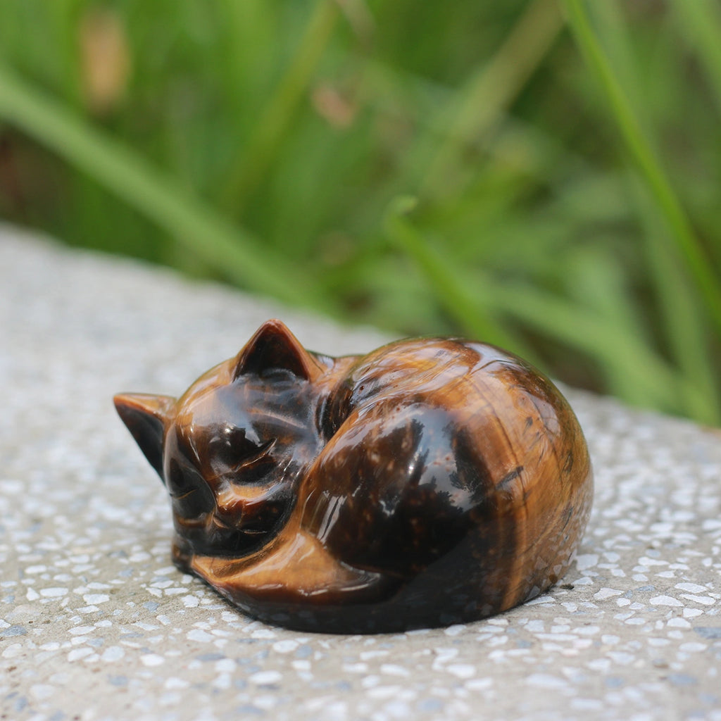 Sleeping Cat: Tiger‘s-Eye | Hand Carved Tiger Eye Stone  Natural Quartz Decor