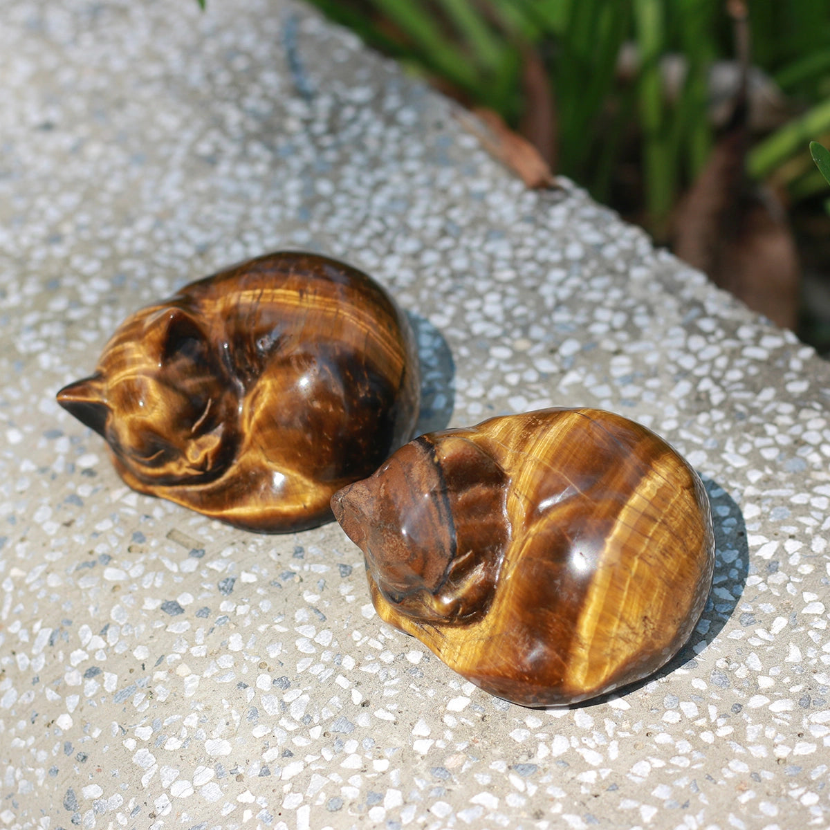 Sleeping Cat: Tiger‘s-Eye | Hand Carved Tiger Eye Stone  Natural Quartz Decor