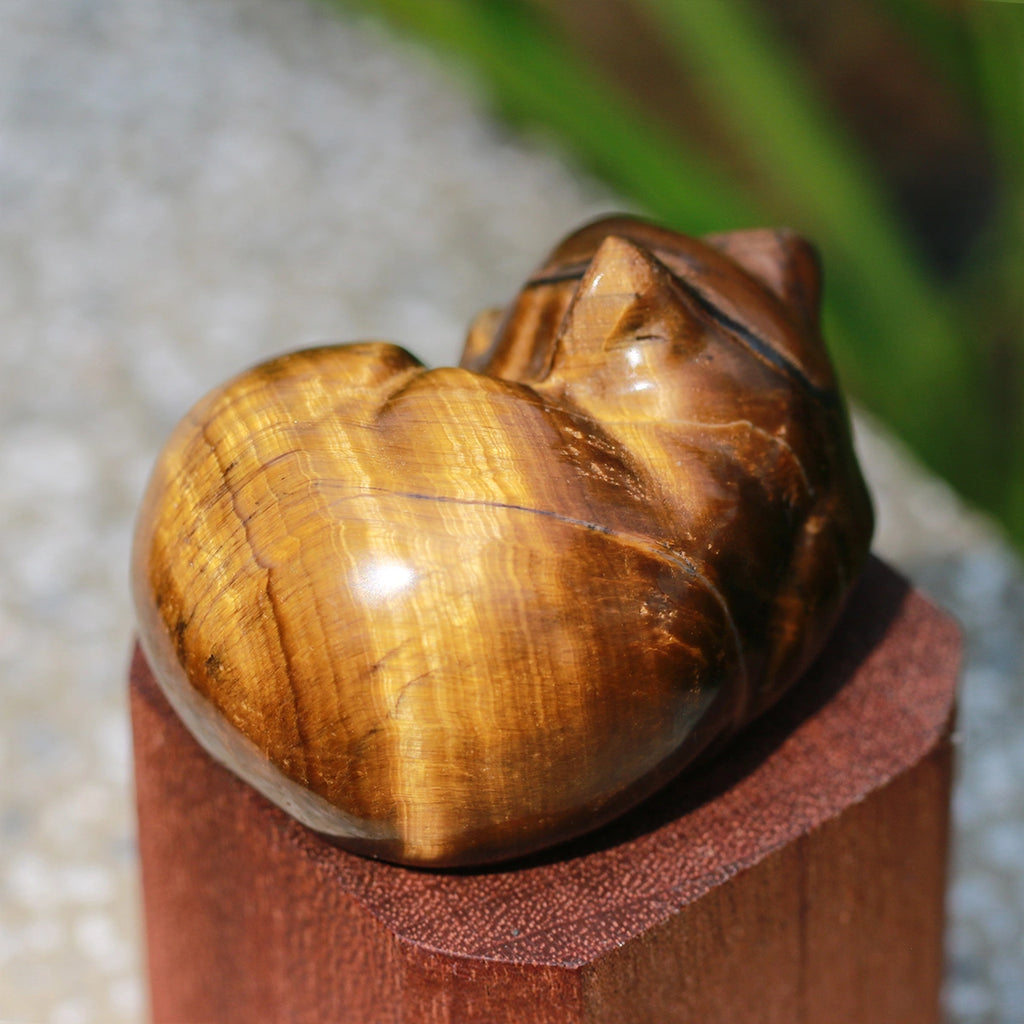 Sleeping Cat: Tiger‘s-Eye | Hand Carved Tiger Eye Stone  Natural Quartz Decor